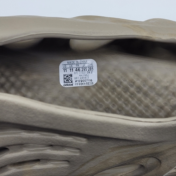 Adidas Yeezy Foam RNNR 'Stone Sage' GX4472 - Picture 7 of 9